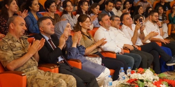 Batman Üniversitesinde Câm-I Cem’le Türküler Öyküler Konseri