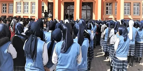 İmam hatip lisesinde kız öğrenciye taciz!