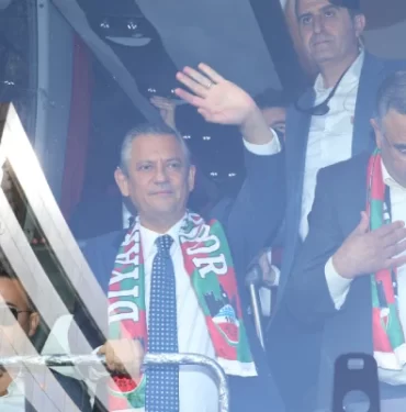 özgür özel