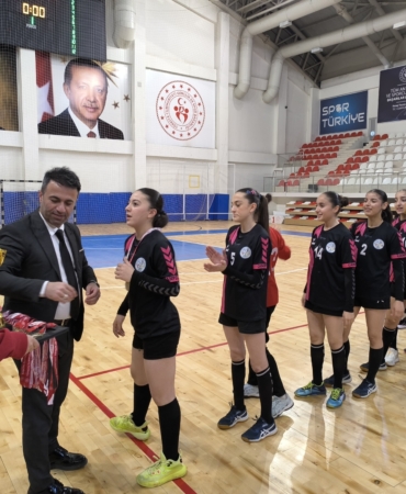 HENTBOL GENÇ KIZLAR 4