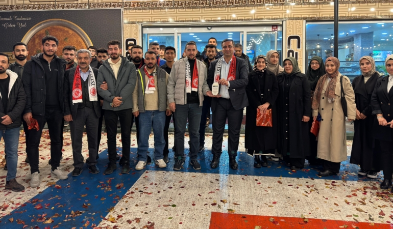 Ramanlı, Gençlik Masası’nda Gençlerle Buluştu (4)