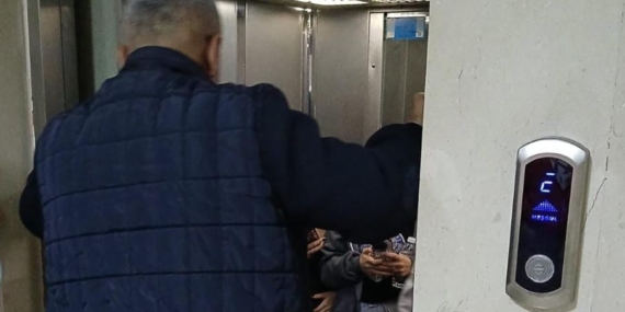 Batman’daki Batı Raman KYK Kız Yurdu’nda asansör tehlike saçıyor!