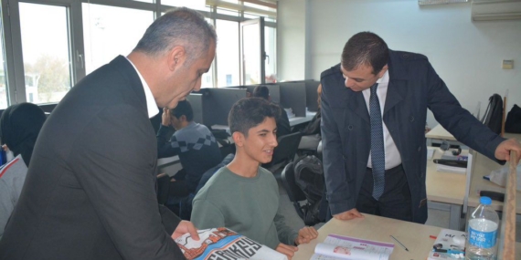 İl Başkanı Şansi’den gençlere kitap desteği