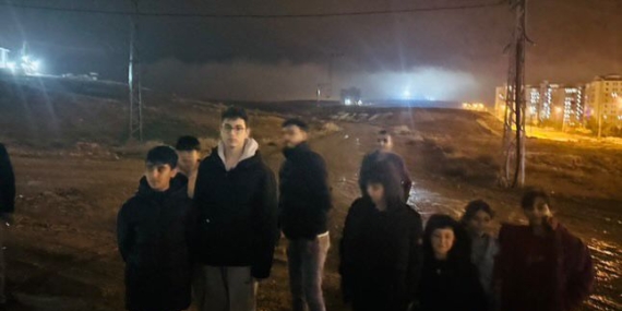 Kardelen Mahallesi sakinlerinin yol çilesiyle mücadele ediyor