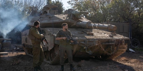 Suriye’nin güneyine yerleşen İsrail ordusu protesto eden Suriyelileri vurdu