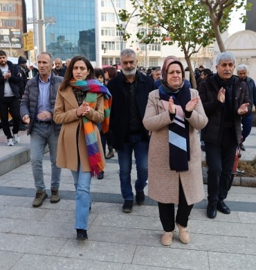 690x390cc-btm-17-12-2024-kayyim-meclis-uyeleri-giris-engel5