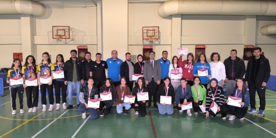 Yunus Emre’nin kızları Dart şampiyonu