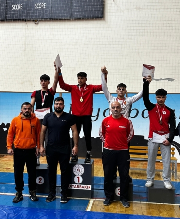 GÜREŞ ŞAMPİYONASI 3