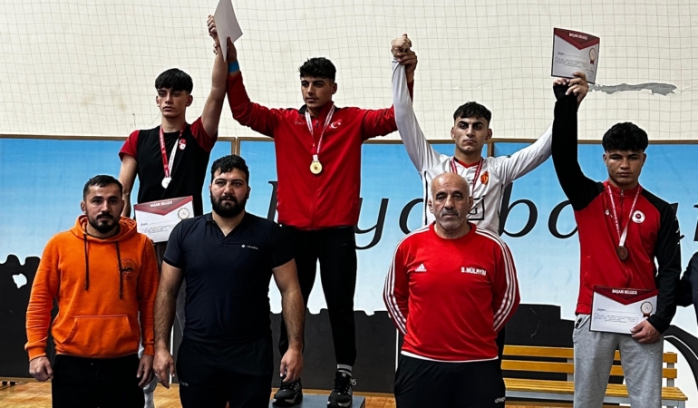 GÜREŞ ŞAMPİYONASI 3