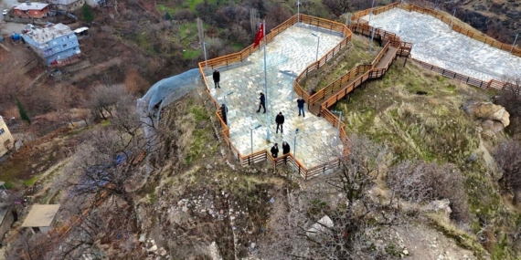 Kozluk Kalesi restorasyonu tamamlandı: Tarihi doku turizme kazandırıldı Kozluk Kalesi restorasyonu tamamlandı: Tarihi doku turizme kazandırıldı