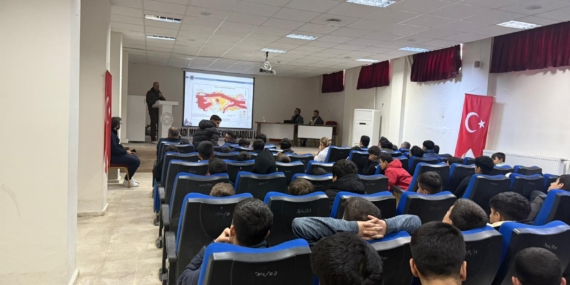 MALABADİ’DE UZMANLAR ÖĞRENCİLERLE BULUŞTU