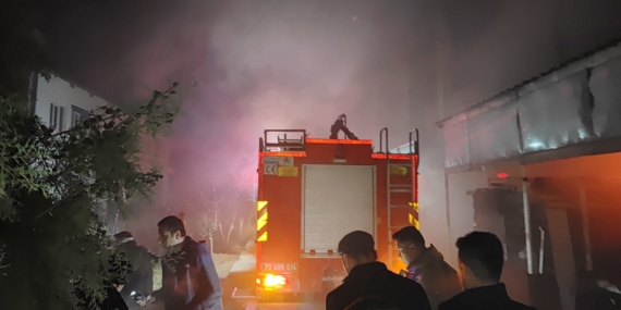 Batman OSB’de Raudi Mobilya Fabrikasında yangın: 2 saatte kontrol altına alındı