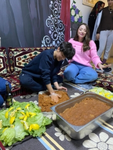KIZLAR ÇİĞKÖFTE 2