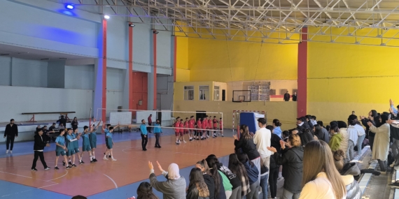 Filenin şampiyonları açıklandı: Batman’da liseler arası voleybol heyecanı sona erdi