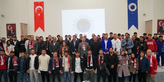 Batman Petrolspor yönetici ve futbolcuları Batman Üniversitesindeydi