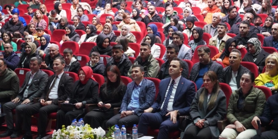 Batmanlılardan “1000 Yılın Ezgileri, 1000 Yılın Kardeşliği” konserine ilgi vardı