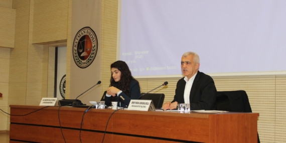 Batman'da Kanun Hükmünde Kararnameler ve İnsan Hakları Paneli gerçekleştirildi Batman’da Kanun Hükmünde Kararnameler ve İnsan Hakları Paneli gerçekleştirildi