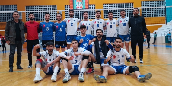 Batman Üniversitesi Voleybol takımı fırtına gibi başladı