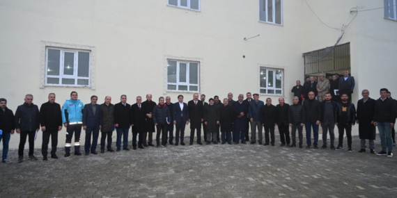 Vali Ekrem Canalp köylerde incelemelerde bulundu