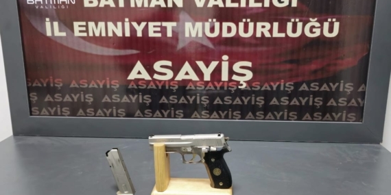 Batman’da park halindeki araç kurşunlandı: Şüpheli yakalandı