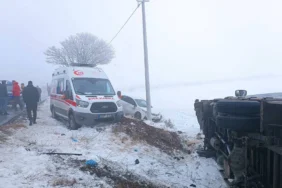 bitlis-te-23-aracin-karistigi-zincirleme-kaza-31-kisi-yaralandi