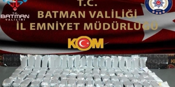 Hasankeyf yolu üzerinde kaçak elektronik sigara operasyonu