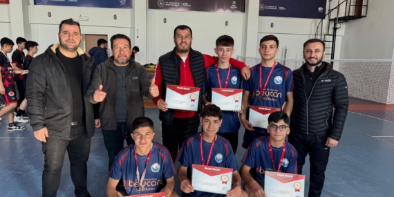 Veysel Karani AİHL badmintonda şampiyonluk serisine devam ediyor