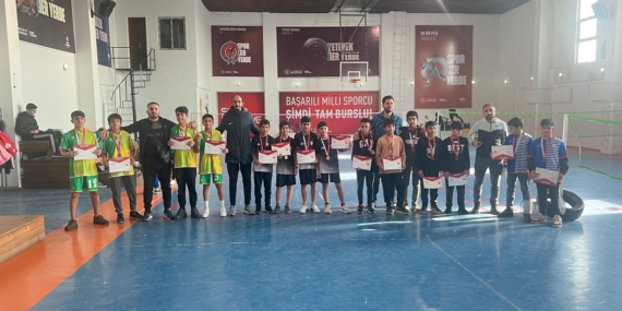 Batman’da Badminton’da yıldızlar ödüllerine kavuştu