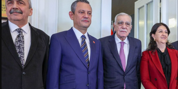 DEM Parti ve CHP görüşmesi sonrası Özgür Özel’den komisyon çağrısı