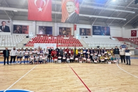 FUTSAL GENÇ KIZLAR 3