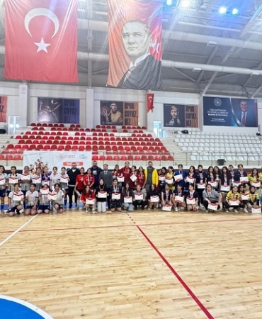 FUTSAL GENÇ KIZLAR 3