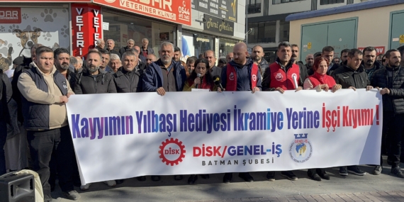 Batman’da DİSK ve Genel-İş belediyenin çıkardığı işçiler için kayyıma tepki gösterdi