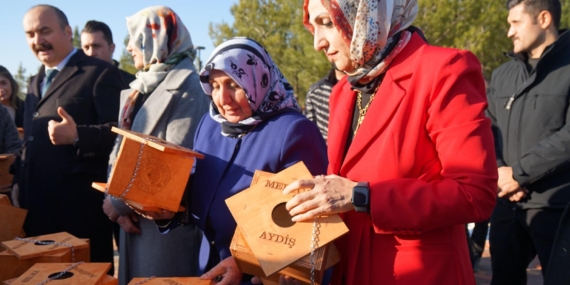 Necat Nasıroğlu Hatıra Ormanına Kuş Yuvaları Asıldı
