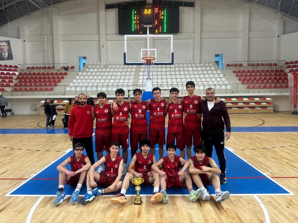 Petrolspor, U-16 kategorilerinde çifte şampiyonluk kazandı