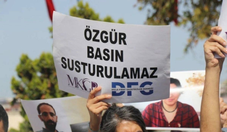 istanbul-ve-vanda-evlere-baskin-4-gazeteci-gozaltina-alindi