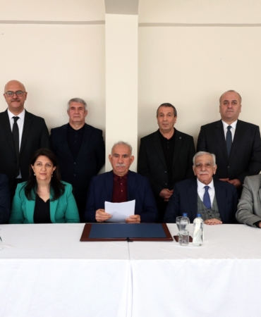 Abdullah Öcalan ve heyet