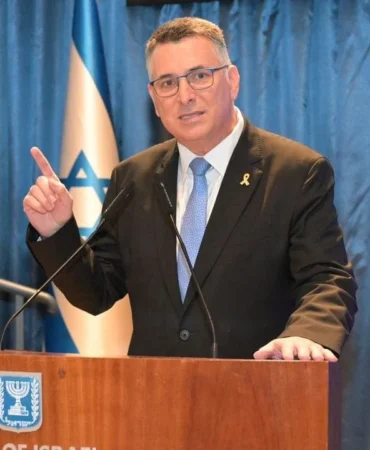 İsrail Dışişleri Bakanı Gideon Saar