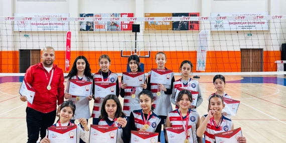 Batmanlı Küçük Sultanlar yarı finalde