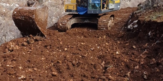Hasankeyf Büyükdere Köyü arazi yolu çalışmaları tamamlandı