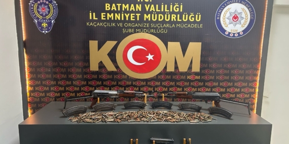 Batman’da uzun namlulu silahlar ve cephanelik ele geçirildi