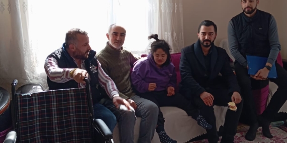 Batman Belediyesinden Ayşe’ye tekerlekli sandalye desteği