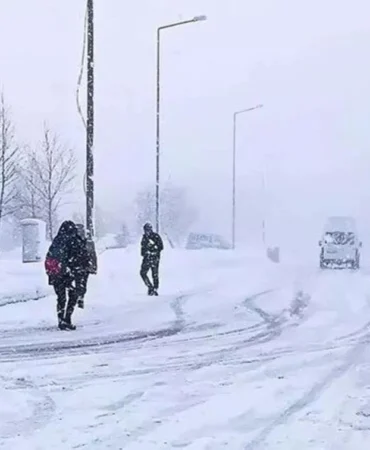 kar-yagisi-etkisini-artiriyor-11-ilde-egitime-ara-verildi