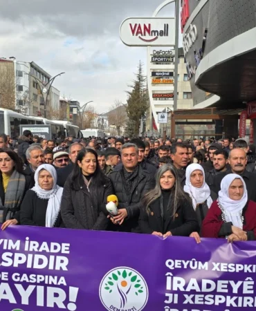 vanda-kayyim-protestosu-ayla-akat-ata-kazanani-olmayan-bu-surecten-vazgecilsin-jwxa