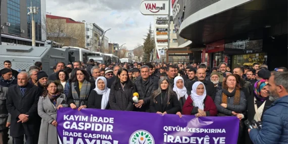 Ayla Akat Ata: Kayyım atamalarıyla demokratik çözüm iddiasının önüne geçemezsiniz