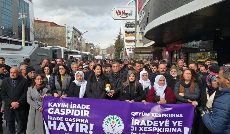 vanda-kayyim-protestosu-ayla-akat-ata-kazanani-olmayan-bu-surecten-vazgecilsin-jwxa