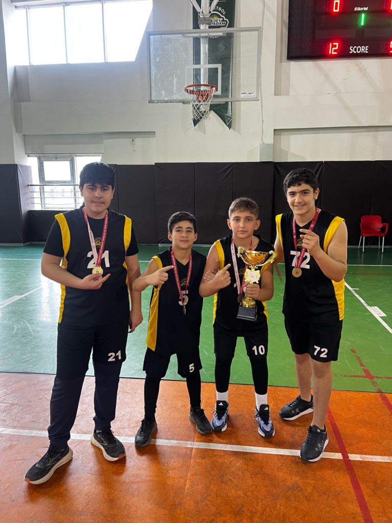 Basketbolda çifte şampiyonluk