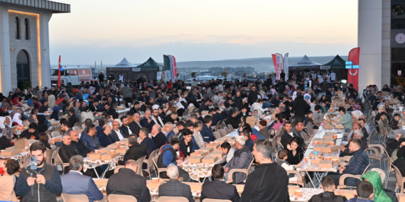 Batmanlı esnaf iftar programında bir araya geldi