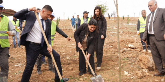 Bölgenin en büyük Hayvan Rehabilitasyon Merkezinde ağaç ekimi