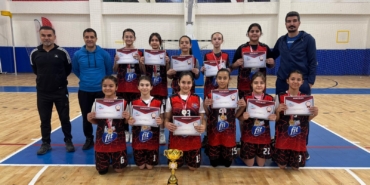 KÜÇÜKLER BASKETBOL ŞAMPİYON KIZLAR