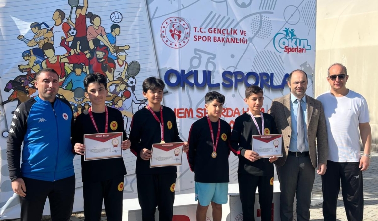 TENİS BÖLGE ŞAMPİYONU 1